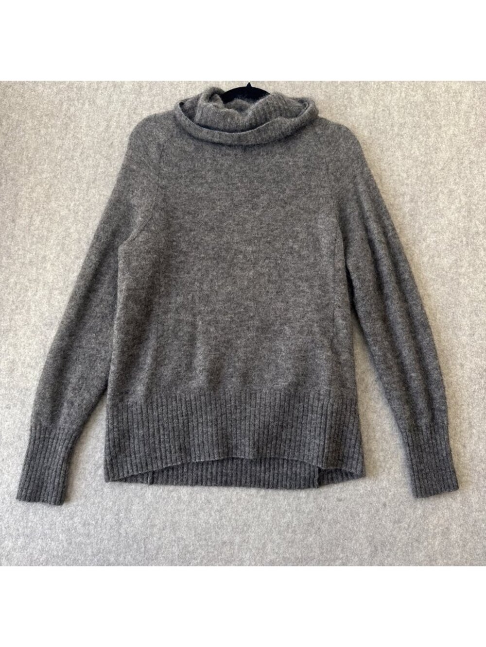 Aritzia Babaton Alpaca Wool Turtleneck Sweater XS Gray Cowl Neck Fuzzy